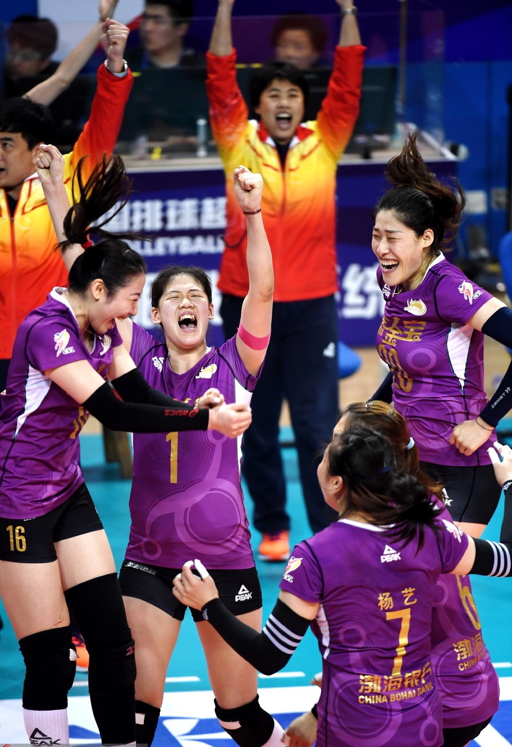 天津女排勇夺排超元年桂冠,匹克装备闪耀总决赛 (4).jpg